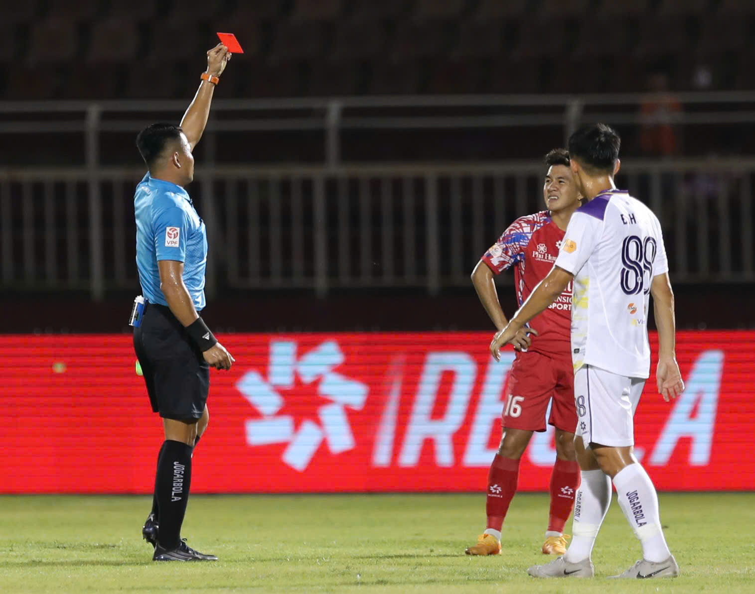 link vwin Kết quả CLB TP.HCM vs Hà Nội FC: 2 thẻ đỏ, 2 quả penalty và kỷ lục của Văn Quyết