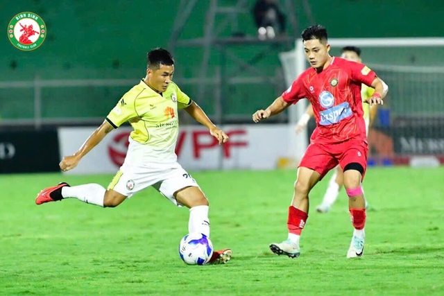 CLB Hoàng Anh Gia Lai mất ngôi đầu bảng V-League- Ảnh 2.