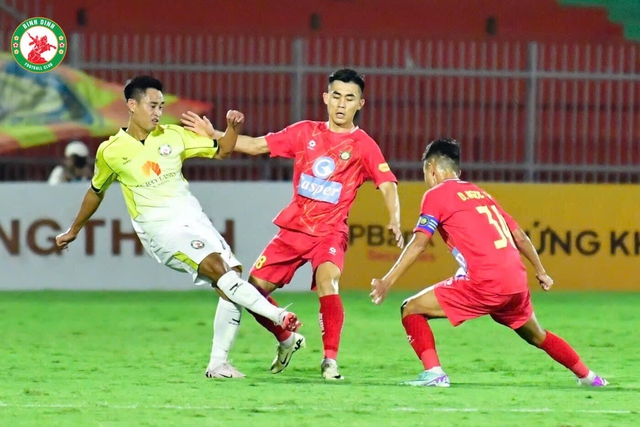 CLB Hoàng Anh Gia Lai mất ngôi đầu bảng V-League- Ảnh 4.