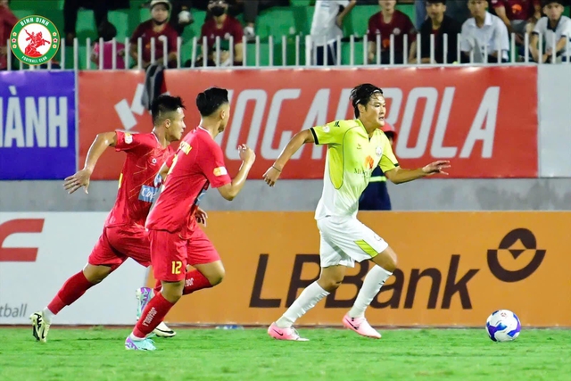 CLB Hoàng Anh Gia Lai mất ngôi đầu bảng V-League- Ảnh 5.